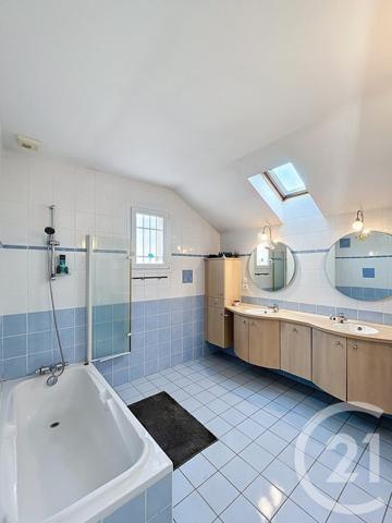 Maison à vendre  10 pièces - 296,06 m2 YSSINGEAUX - 43