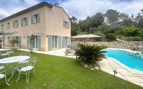 Maison à vendre    6 pièces • 1 606 m2 Valbonne