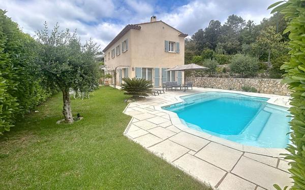 Maison à vendre    6 pièces • 1 606 m2 Valbonne