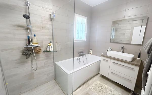 Maison à vendre    6 pièces • 1 606 m2 Valbonne