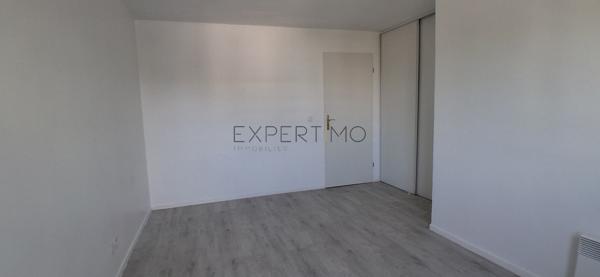 À LOUER – APPARTEMENT 2 PIÈCES 48 M² AVEC BALCON ET PARKING LES AS DE L’IMMOBILIER vous propose à la location cet agréable appartement de 48 m² , situé au 4 ème étage d’une résidence avec ascenseur .