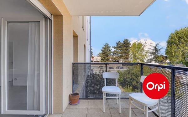 Appartement à vendre    2 pièces • 43 m2 Saint-Priest