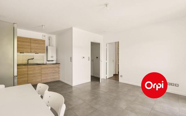 Appartement à vendre    2 pièces • 43 m2 Saint-Priest