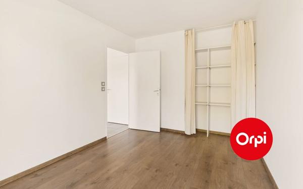 Appartement à vendre    2 pièces • 43 m2 Saint-Priest
