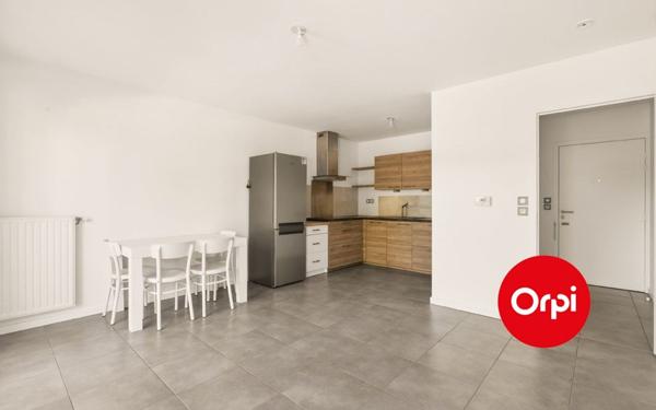 Appartement à vendre    2 pièces • 43 m2 Saint-Priest