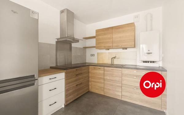 Appartement à vendre    2 pièces • 43 m2 Saint-Priest