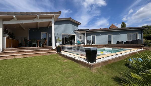 A vendre aux portes de PERIGUEUX  maison  contemporaine en ossature bois .