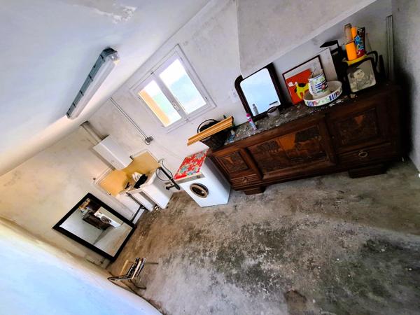 Ancienne ferme de 1796 sur 4,7 Hectares, dépendances, vue sur les Pyrénées.