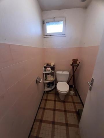 Ancienne ferme de 1796 sur 4,7 Hectares, dépendances, vue sur les Pyrénées.