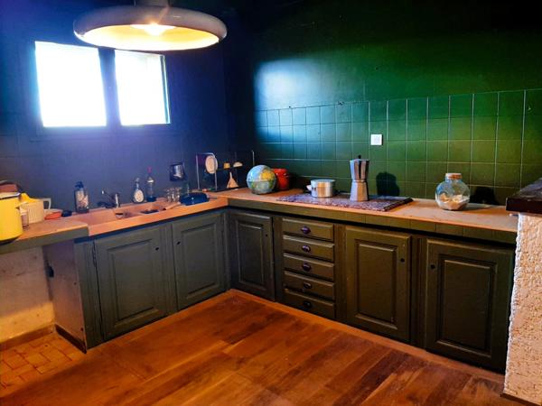 Ancienne ferme de 1796 sur 4,7 Hectares, dépendances, vue sur les Pyrénées.