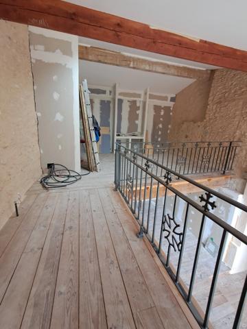 Maison de village rénovée – 238 m² – 9 pièces