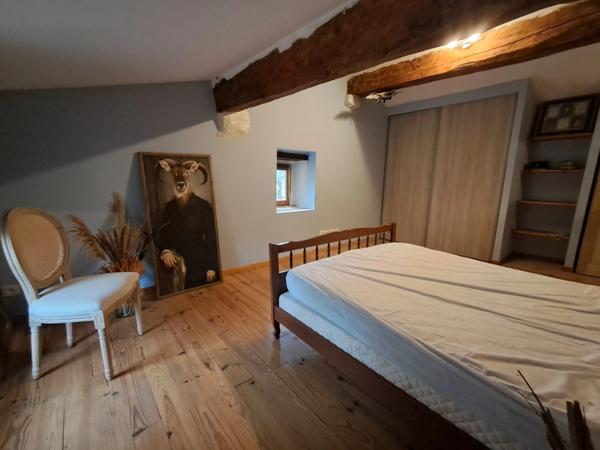 Maison de village rénovée – 238 m² – 9 pièces