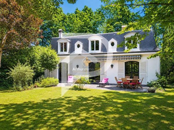 Vente                                                      Maison
                        
                     7 pièces                      205 m2                     à L'Étang-la-Ville