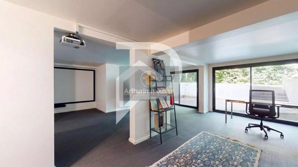 Vente                                                      Maison
                        
                     7 pièces                      205 m2                     à L'Étang-la-Ville