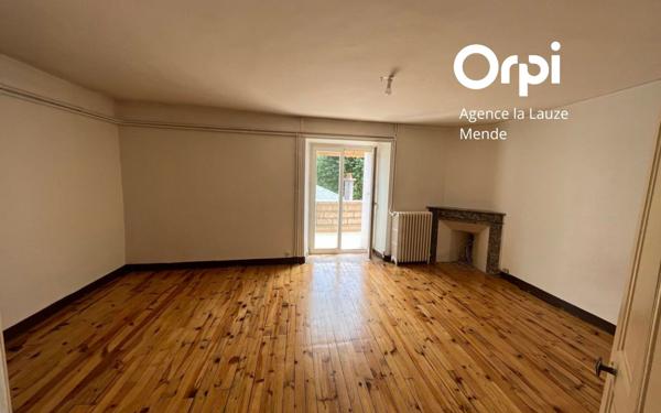 Maison à louer    3 pièces •  Esclanèdes