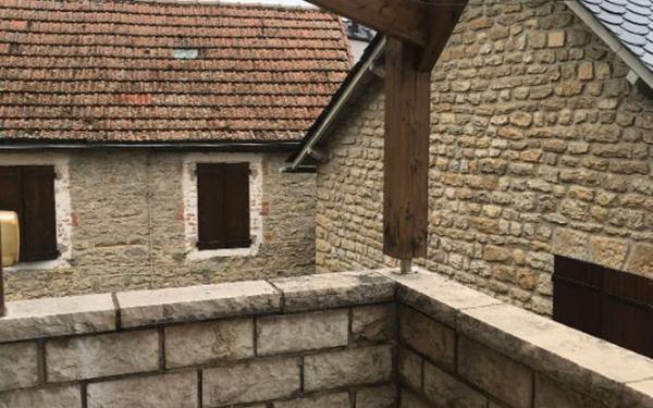 Maison à louer    3 pièces •  Esclanèdes