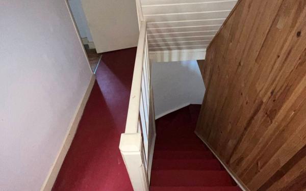 Maison à louer    3 pièces •  Esclanèdes