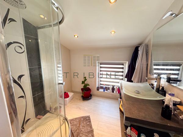 Maison 6 pièce(s) 4 chambre(s) 200 m²