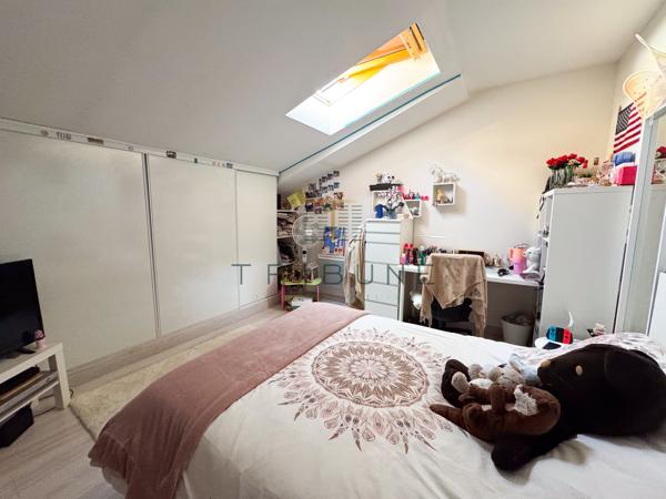 Maison 6 pièce(s) 4 chambre(s) 200 m²