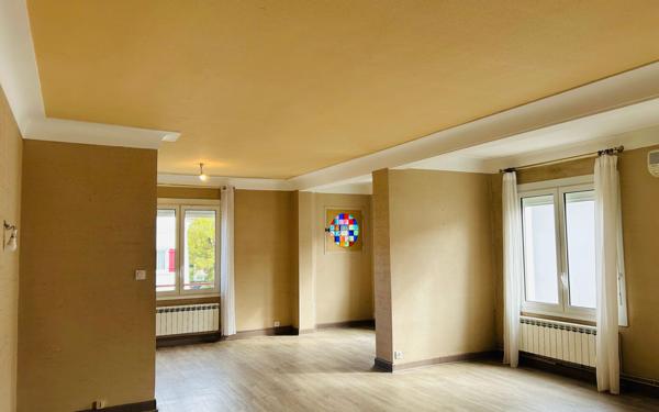 Immeuble à vendre    21 pièces •  Dax