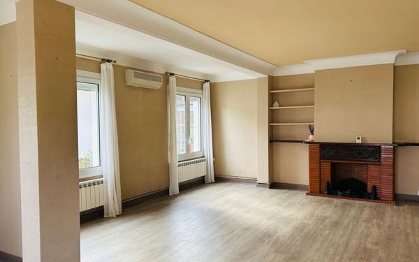 Immeuble à vendre    21 pièces •  Dax