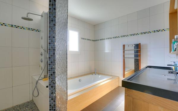 Maison à vendre    4 pièces •  Ustaritz