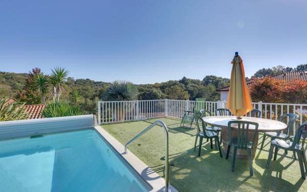 Maison à vendre    4 pièces •  Ustaritz