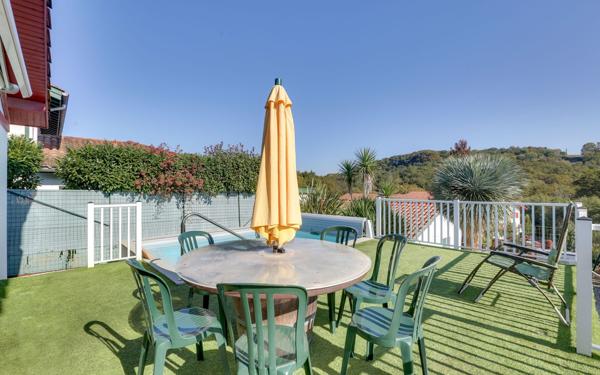 Maison à vendre    4 pièces •  Ustaritz