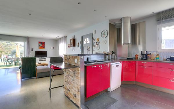 Maison à vendre    4 pièces •  Ustaritz