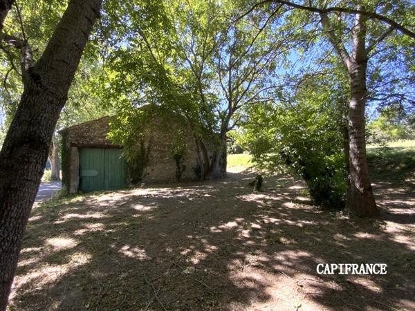 Domaine dans le Luberon - 2,6 ha - 1100 m2 - à vocation de tourisme de luxe et événementiel