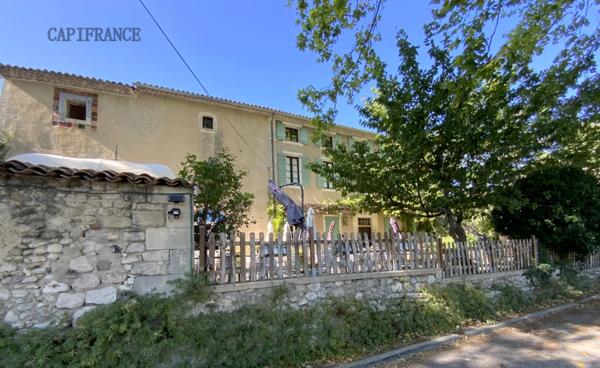 Domaine dans le Luberon - 2,6 ha - 1100 m2 - à vocation de tourisme de luxe et événementiel
