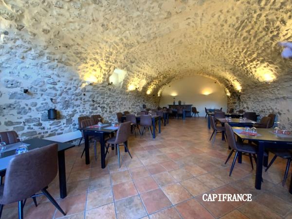 Domaine dans le Luberon - 2,6 ha - 1100 m2 - à vocation de tourisme de luxe et événementiel