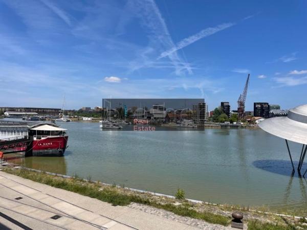 Bureau de 536 m² à louer à Bordeaux Bassins A Flot