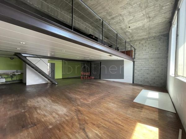 Bureau de 536 m² à louer à Bordeaux Bassins A Flot