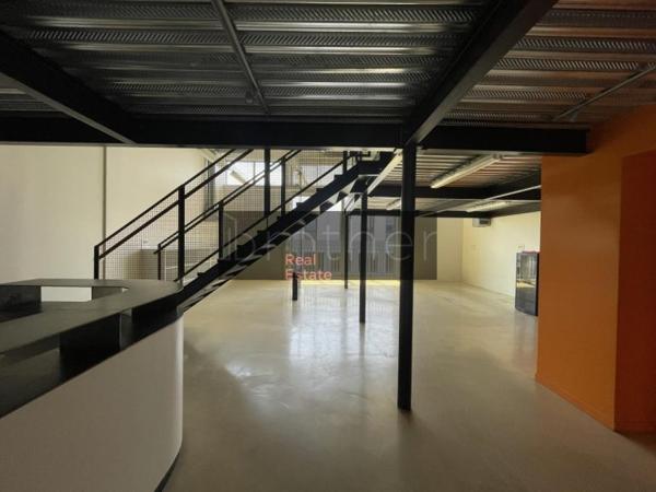 Bureau de 536 m² à louer à Bordeaux Bassins A Flot