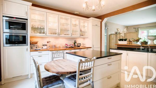 Maison à vendre 10 pièces 262 m² Saint-Arnoult-en-Yvelines