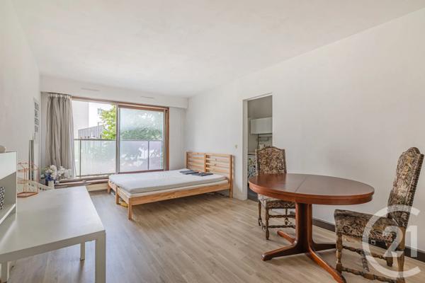 Appartement F1 à vendre  1 pièce - 32,89 m 2   MONTROUGE  - 92