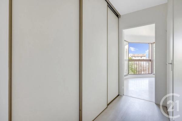 Appartement F1 à vendre  1 pièce - 32,89 m 2   MONTROUGE  - 92