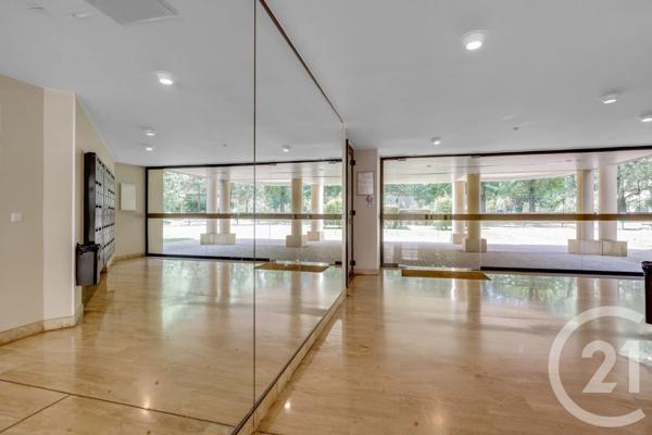 Appartement F1 à vendre  1 pièce - 32,89 m 2   MONTROUGE  - 92