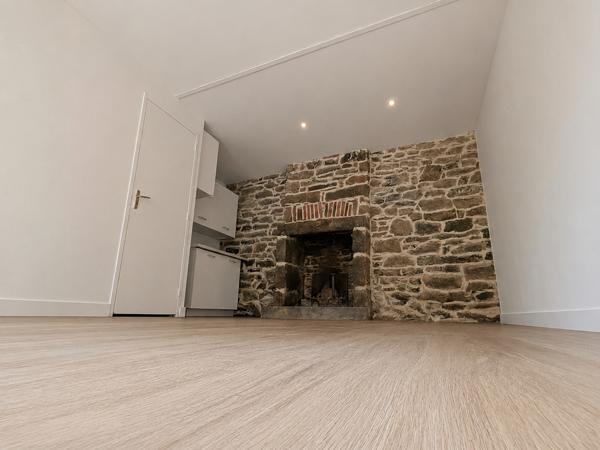 Lorient, Kerentrech – La Maisonnette En Pierre Rénovée & Son Jardin Clos