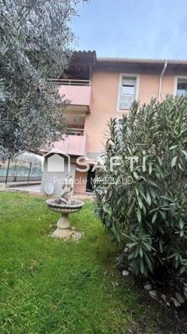 Magnifique T3 de 62 m² en rez-de-chaussée avec jardin privatif, terrasses, cave,  garage + parking sécurisé.