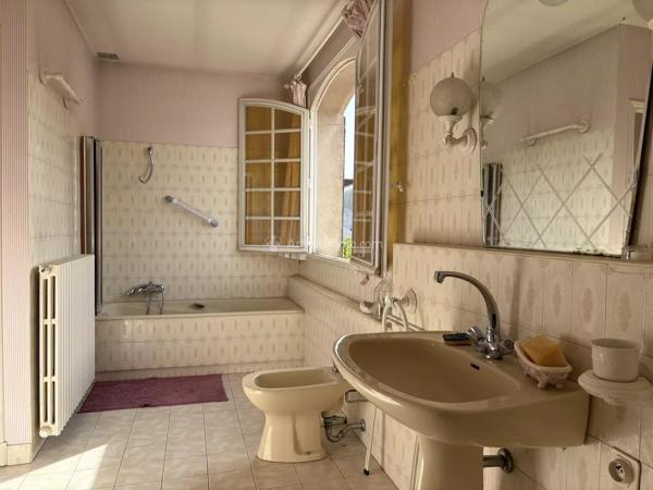 Vente                                                      Maison
                        
                     4 pièces                      125 m2                     à Albi
