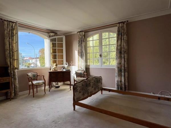 Vente                                                      Maison
                        
                     4 pièces                      125 m2                     à Albi