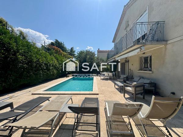 Maison traditionnelle avec piscine