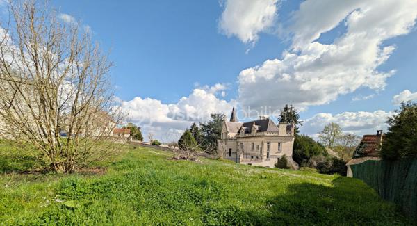 Terrain de 1 048 m²