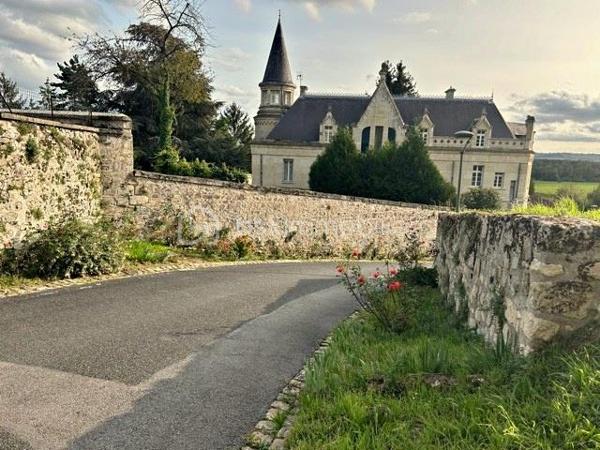 Terrain de 1 048 m²