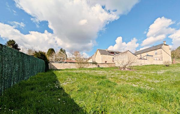 Terrain de 1 048 m²