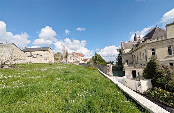 Terrain de 1 048 m²