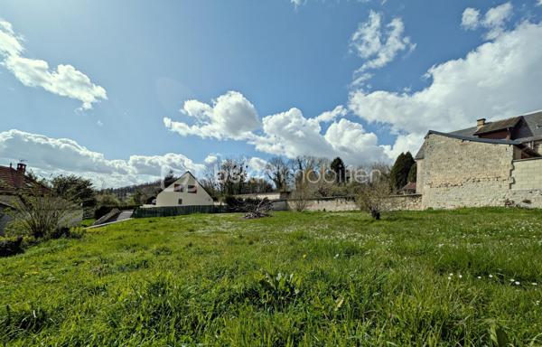 Terrain de 1 048 m²
