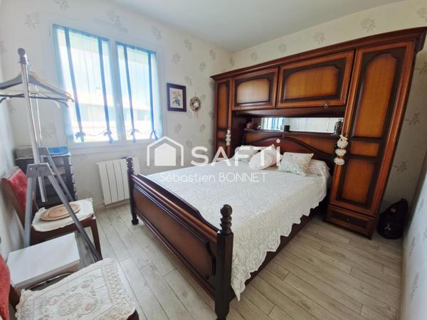 Maison plain pied 2 chambres avec deux garages